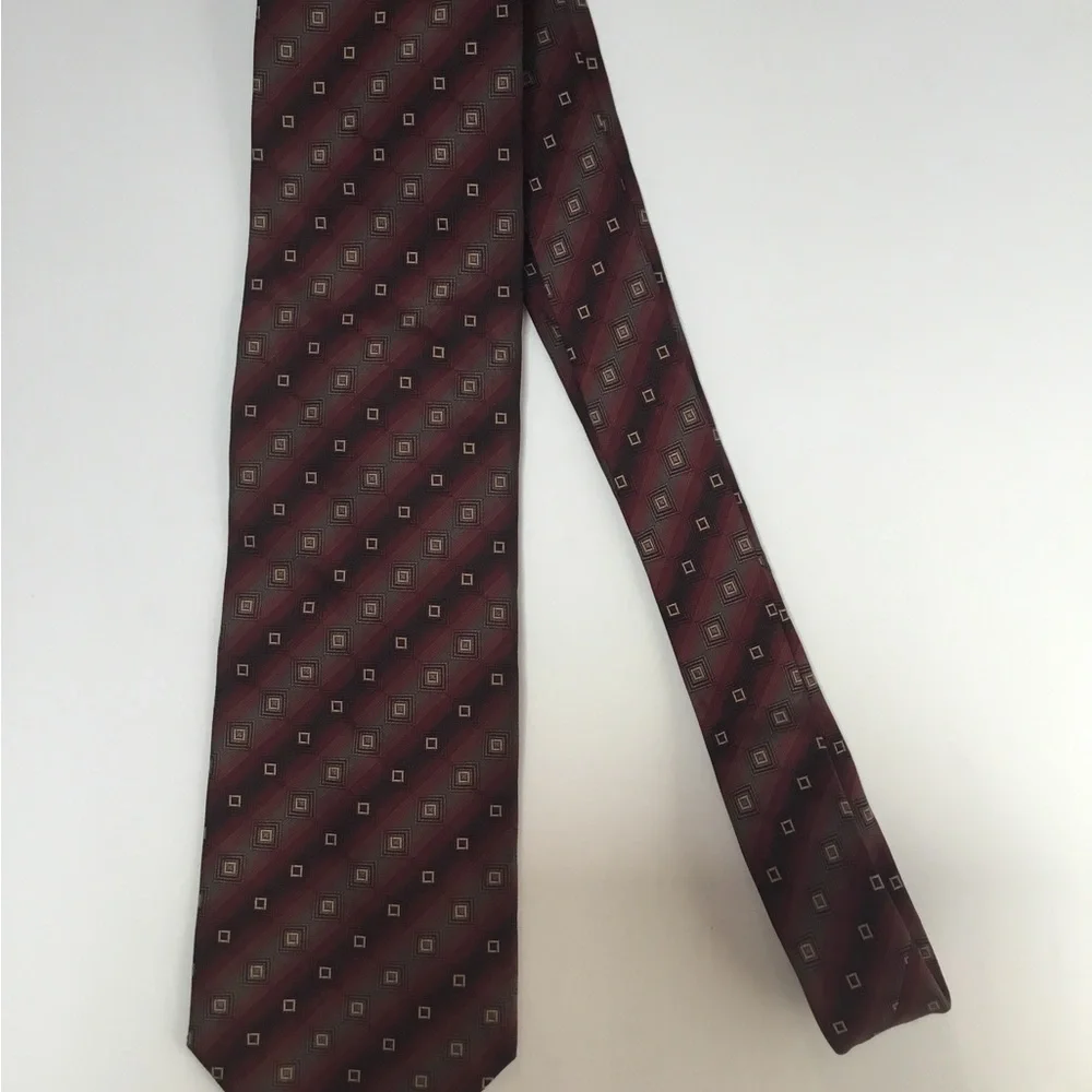 Men's Burgundy Geometric Pattern Tie - Classic Professional Style